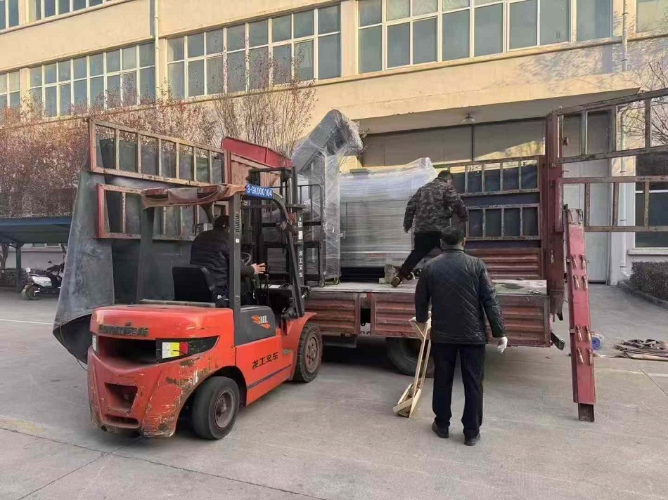 許昌智工兩米電磁流水線(xiàn)瓜子炒貨設(shè)備發(fā)···